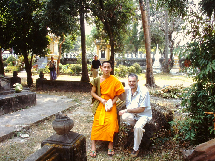 Novizio Buddista a Vientiane in Laos. Foto di Massimo Fusai.